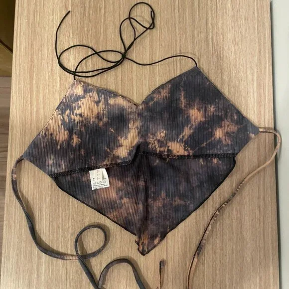 Triangle Tie Dye Crop Top - Picture 3 of 7